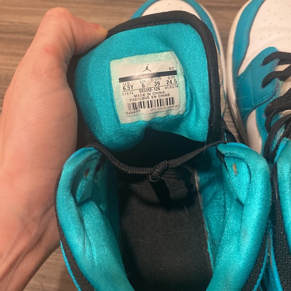 Air Jordan 1s mid 6.5 Y cute colors.💗 As is 😍See images 🤩 - Picture 6 of 6